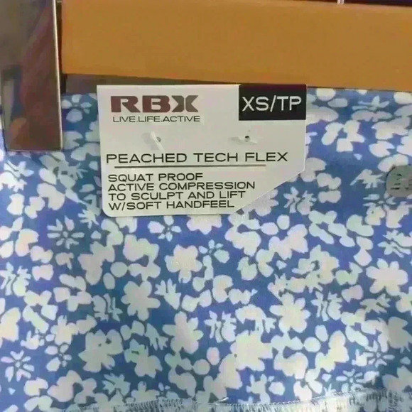 RBX  | Women's Blue/White Floral Peach Tech Flex Capri Length Leggings - Picture 4 of 4